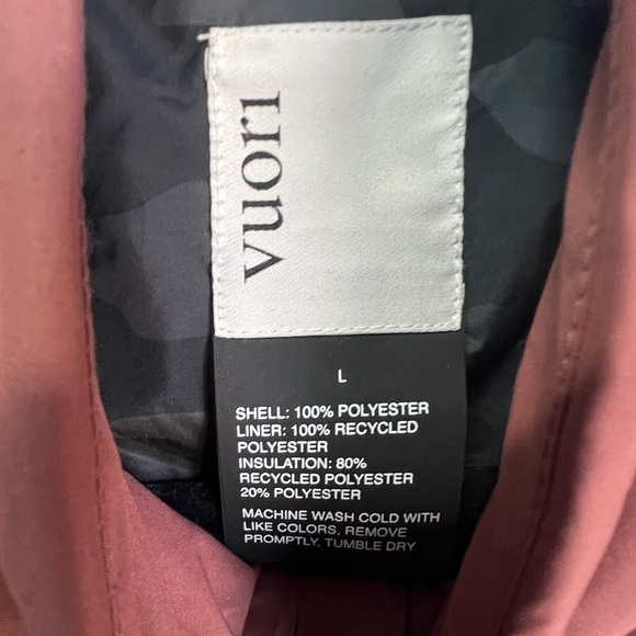 Vuori Echo Insulated Vest in Cedar Rust Red – Size L – NWT - Picture 8 of 8